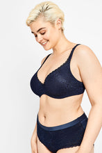 Load image into Gallery viewer, Berlei Barely There Lace Contour Bra